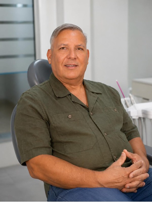 Testimonio en vídeo de Óscar, paciente de Clínica Dental Estudio 32